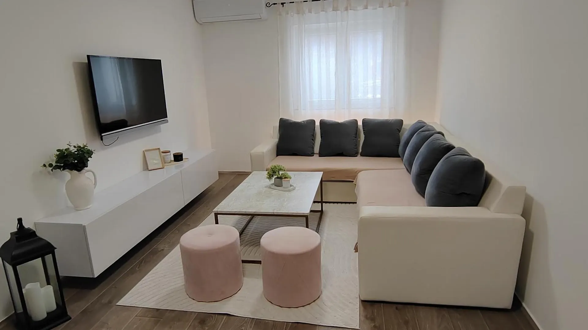 Apartments And Pool Luminous Pula