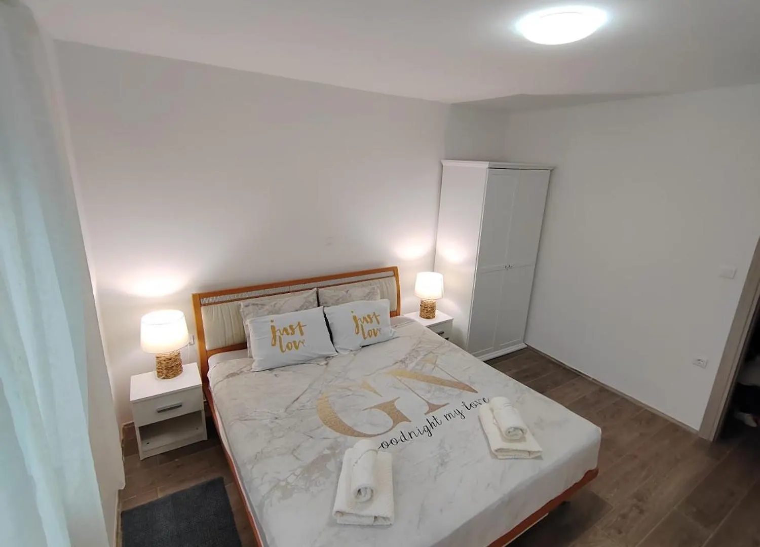 Apartments And Pool Luminous Pula