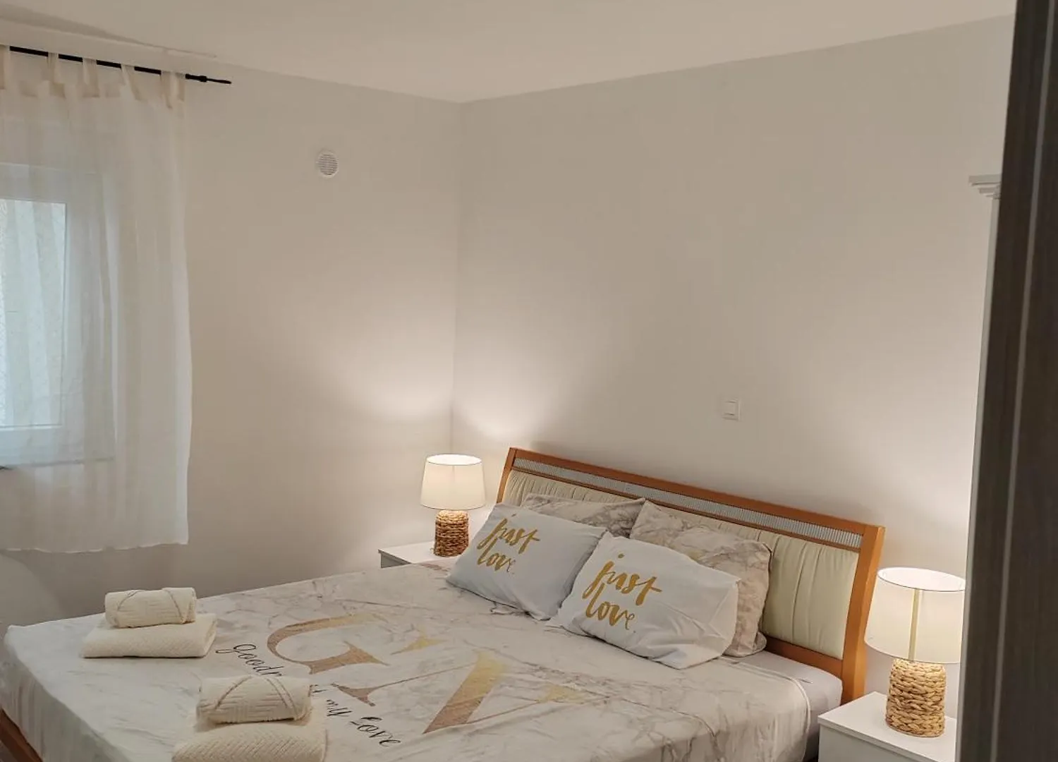Apartments And Pool Luminous Pula